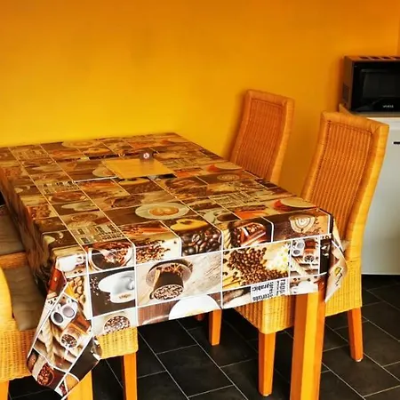Appartement Mit Zwei Einzelbetten- Zwei Schlafzimmer -monteurswohnung - Fur Dienstreisende - Zentral An Der A1 Und 59